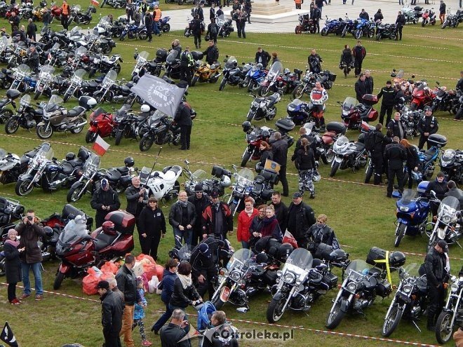 Członkowie Ostrołęckiej Grupy Motocyklowej na Zlocie Gwiaździstym [29.04.2015] - zdjęcie #66 - eOstroleka.pl