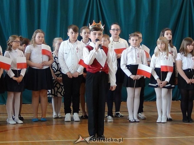 Dzień Flagi Państwowej i Święto Konstytucji w Szkole Podstawowej w Troszynie [03.05.2015] - zdjęcie #14 - eOstroleka.pl