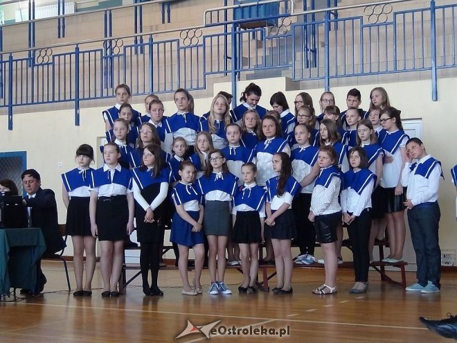 Dzień Flagi Państwowej i Święto Konstytucji w Szkole Podstawowej w Troszynie [03.05.2015] - zdjęcie #24 - eOstroleka.pl