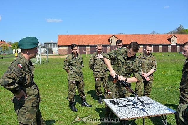Uczniowie ZSZ nr ukończyli obóz szkoleniowy na poligonie w Bemowie Piskim [13.05.2015] - zdjęcie #30 - eOstroleka.pl