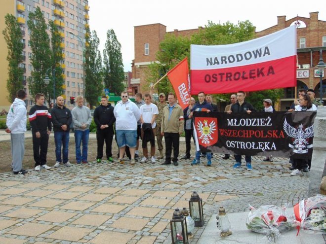 Narodowcy upamiętnili wyzwolenie Ostrołęki przez oddział Kedywu AK-AKO - zdjęcie #1 - eOstroleka.pl