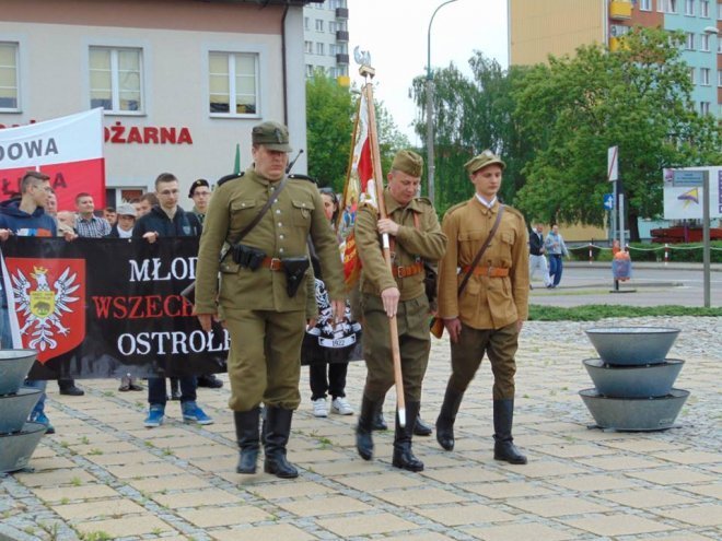 Narodowcy upamiętnili wyzwolenie Ostrołęki przez oddział Kedywu AK-AKO - zdjęcie #8 - eOstroleka.pl