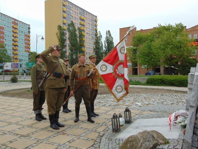 Narodowcy upamiętnili wyzwolenie Ostrołęki przez oddział Kedywu AK-AKO - zdjęcie #9 - eOstroleka.pl