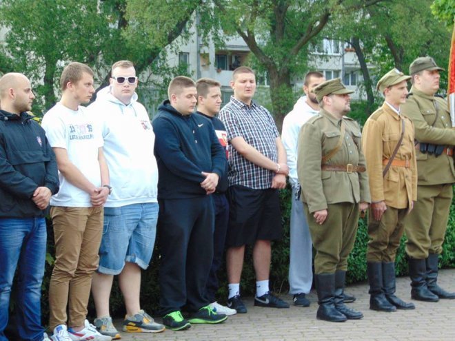 Narodowcy upamiętnili wyzwolenie Ostrołęki przez oddział Kedywu AK-AKO - zdjęcie #15 - eOstroleka.pl