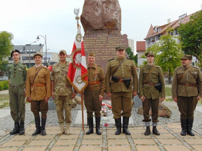 Narodowcy upamiętnili wyzwolenie Ostrołęki przez oddział Kedywu AK-AKO - zdjęcie #16 - eOstroleka.pl