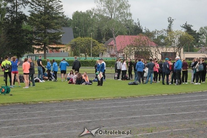 Mistrzostwa Miasta Ostrołęki Juniorów i Juniorów Młodszych w Lekkiej Atletyce  [20.05.2015] - zdjęcie #4 - eOstroleka.pl