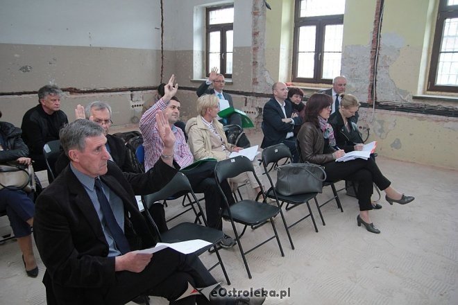 Wyjazdowe posiedzenie komisji kultury w budynku po byłym areszcie [21.05.2015] - zdjęcie #14 - eOstroleka.pl