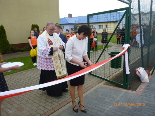 Rzekuń: Uroczyste otwarcie boiska w gimnazjum - zdjęcie #5 - eOstroleka.pl
