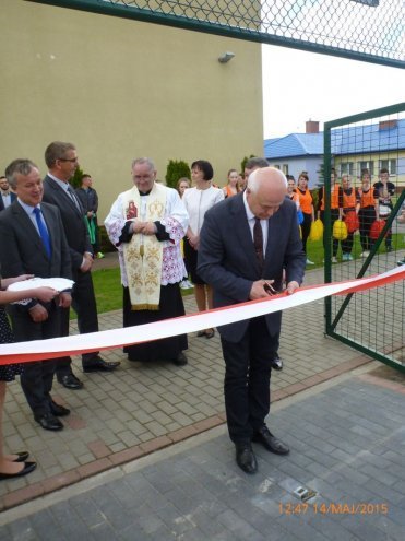 Rzekuń: Uroczyste otwarcie boiska w gimnazjum - zdjęcie #8 - eOstroleka.pl