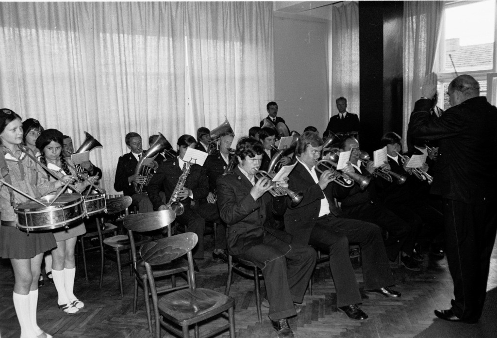 Posiedzenie I sesji Wojewódzkiej Rady Narodowej w Ostrołęce 14.VI.1975 r. - zdjęcie #1 - eOstroleka.pl