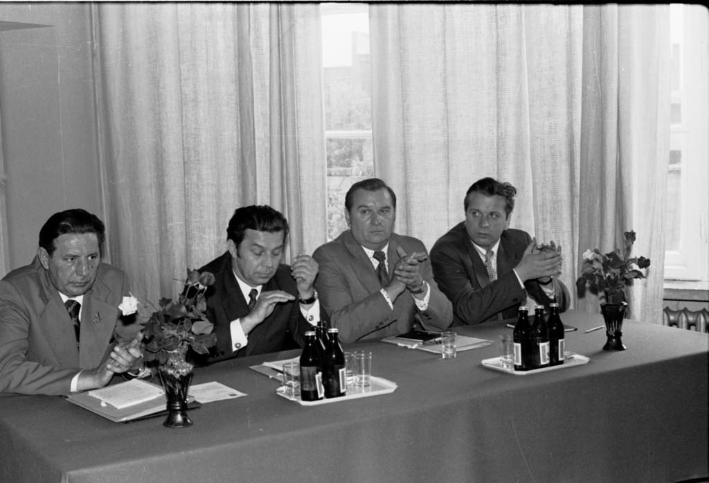 Posiedzenie I sesji Wojewódzkiej Rady Narodowej w Ostrołęce 14.VI.1975 r. - zdjęcie #3 - eOstroleka.pl