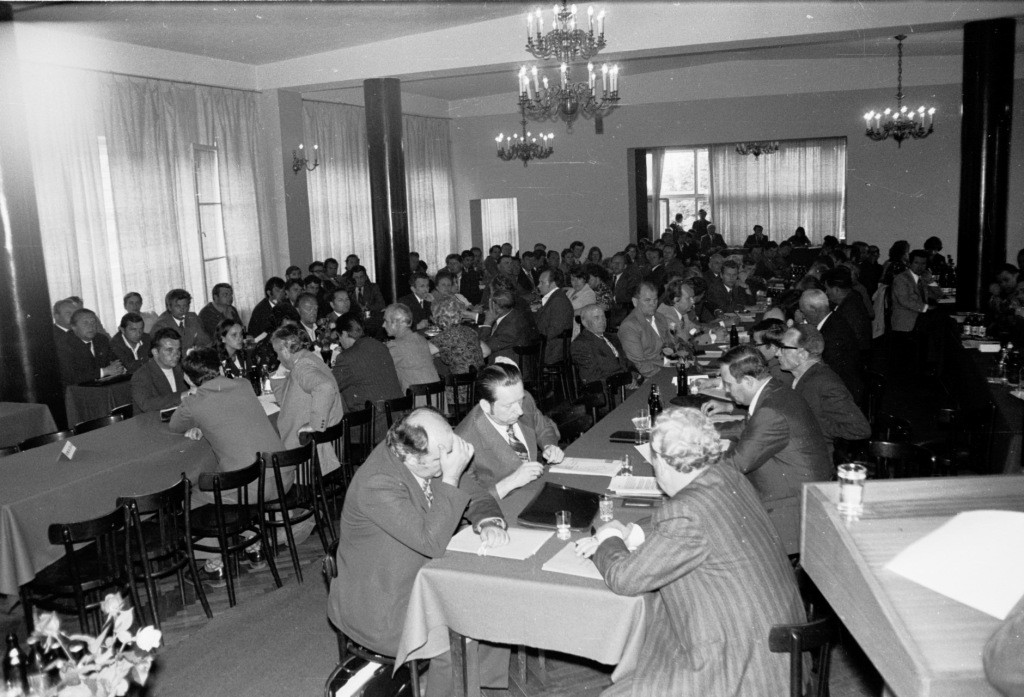 Posiedzenie I sesji Wojewódzkiej Rady Narodowej w Ostrołęce 14.VI.1975 r. - zdjęcie #6 - eOstroleka.pl
