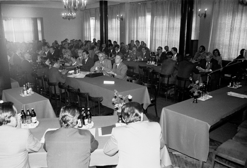 Posiedzenie I sesji Wojewódzkiej Rady Narodowej w Ostrołęce 14.VI.1975 r. - zdjęcie #7 - eOstroleka.pl