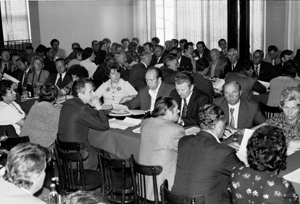 Posiedzenie I sesji Wojewódzkiej Rady Narodowej w Ostrołęce 14.VI.1975 r. - zdjęcie #13 - eOstroleka.pl