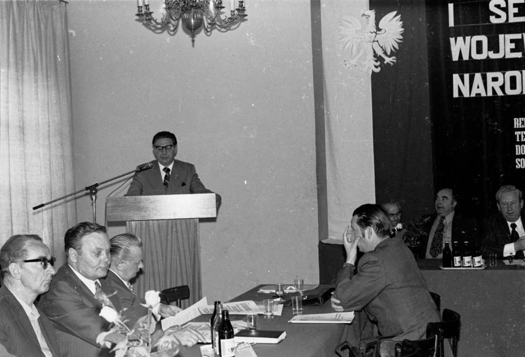 Posiedzenie I sesji Wojewódzkiej Rady Narodowej w Ostrołęce 14.VI.1975 r. - zdjęcie #26 - eOstroleka.pl