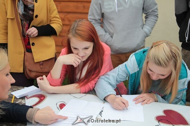 Spotkanie integracyjne wolontariuszy z ZSZ nr 3 i podopiecznych Kolorowej Szkoły [25.05.2015] - zdjęcie #42 - eOstroleka.pl
