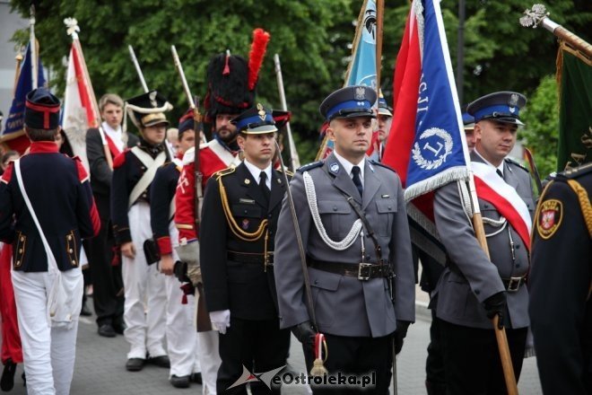 Samorządowcy uczcili pamięć poległych w bitwie pod Ostrołęką z 1831 roku [26.05.2015] - zdjęcie #2 - eOstroleka.pl