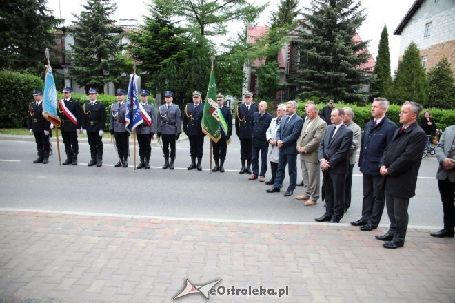Samorządowcy uczcili pamięć poległych w bitwie pod Ostrołęką z 1831 roku [26.05.2015] - zdjęcie #25 - eOstroleka.pl