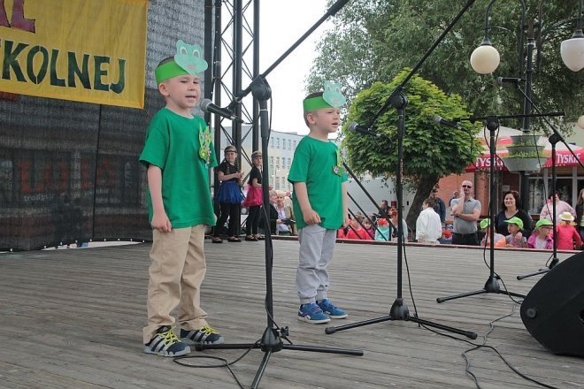 Ostrołęka: Festiwal Piosenki Przedszkolnej [29.05.2015] - zdjęcie #36 - eOstroleka.pl