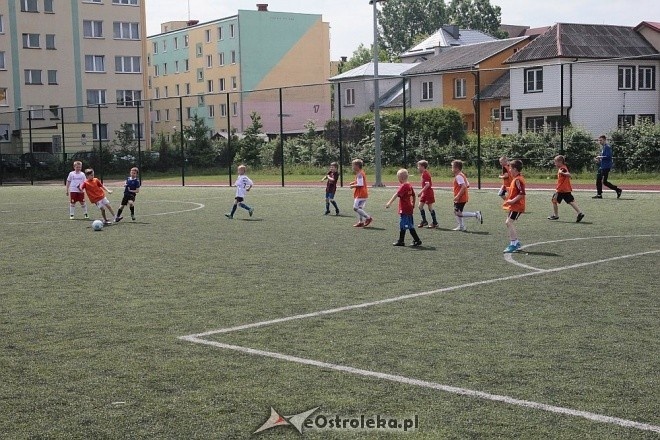 Turniej piłkarski dla dzieci - organizator: Korona Ostrołęka [30.05.2015] - zdjęcie #2 - eOstroleka.pl