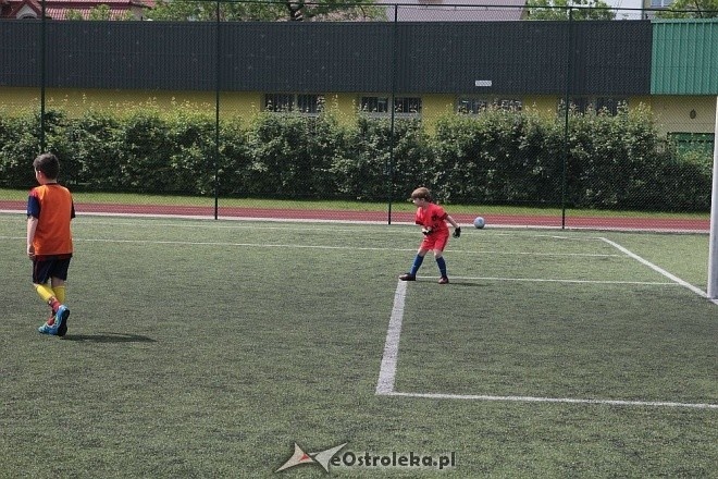 Turniej piłkarski dla dzieci - organizator: Korona Ostrołęka [30.05.2015] - zdjęcie #9 - eOstroleka.pl