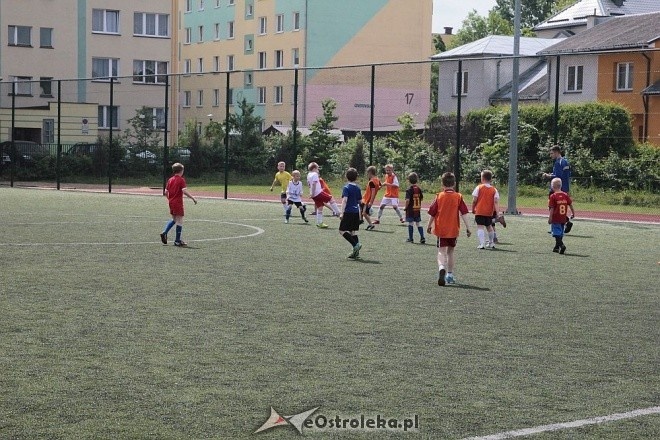 Turniej piłkarski dla dzieci - organizator: Korona Ostrołęka [30.05.2015] - zdjęcie #11 - eOstroleka.pl