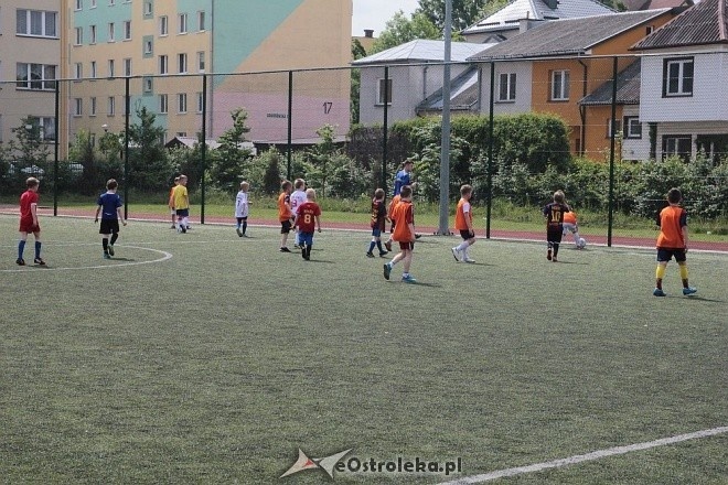 Turniej piłkarski dla dzieci - organizator: Korona Ostrołęka [30.05.2015] - zdjęcie #13 - eOstroleka.pl