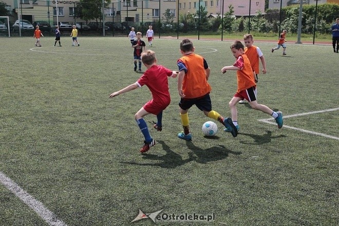 Turniej piłkarski dla dzieci - organizator: Korona Ostrołęka [30.05.2015] - zdjęcie #18 - eOstroleka.pl
