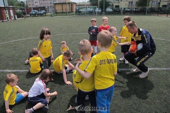 Turniej piłkarski dla dzieci - organizator: Korona Ostrołęka [30.05.2015] - zdjęcie #29 - eOstroleka.pl
