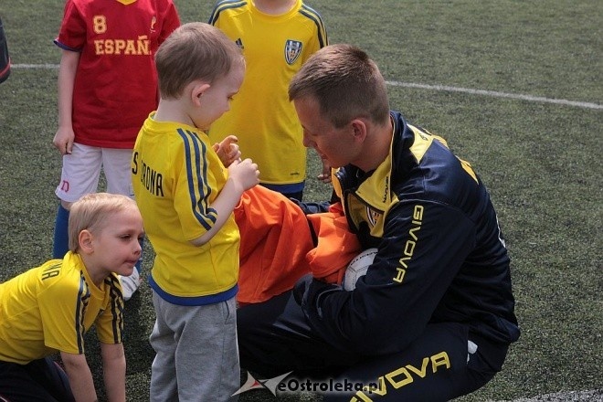 Turniej piłkarski dla dzieci - organizator: Korona Ostrołęka [30.05.2015] - zdjęcie #30 - eOstroleka.pl