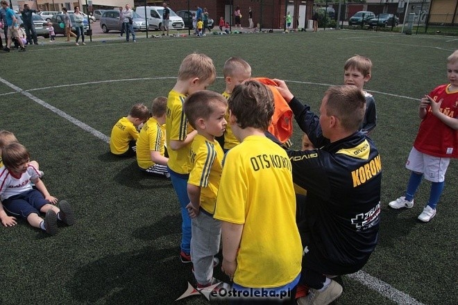 Turniej piłkarski dla dzieci - organizator: Korona Ostrołęka [30.05.2015] - zdjęcie #31 - eOstroleka.pl