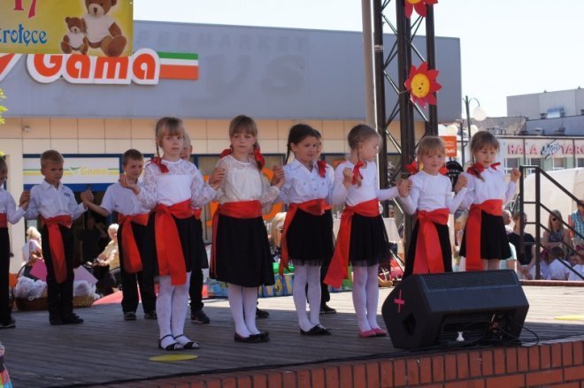 IV Dziecięcy Festiwal Tańca [12.06.2015] - zdjęcie #27 - eOstroleka.pl