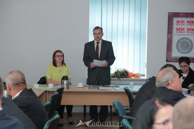 Starosta Kubeł rozliczony: Radni powiatowi jednogłośni w sprawie absolutorium [18.06.2015] - zdjęcie #1 - eOstroleka.pl