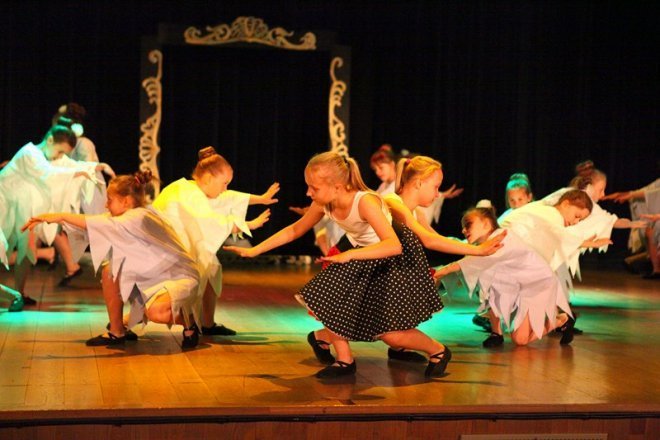 PO DRUGIEJ STRONIE LUSTRA - spektakl taneczny [21.06.2015] - zdjęcie #33 - eOstroleka.pl