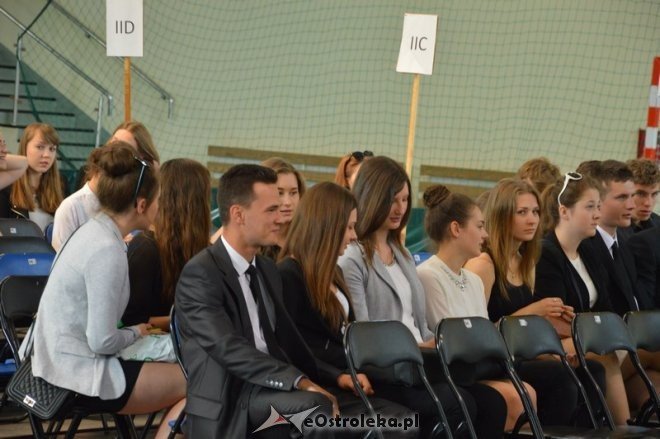 Zakończenie roku szkolnego w I LO [26.06.2015] - zdjęcie #3 - eOstroleka.pl