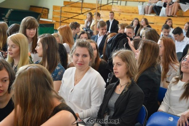 Zakończenie roku szkolnego w I LO [26.06.2015] - zdjęcie #15 - eOstroleka.pl