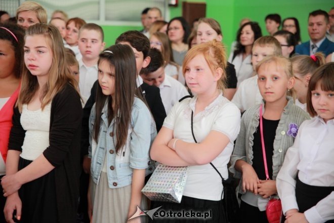 Zakończenie roku szkolnego w SP nr 2 w Ostrołęce [26.06.2015] - zdjęcie #11 - eOstroleka.pl