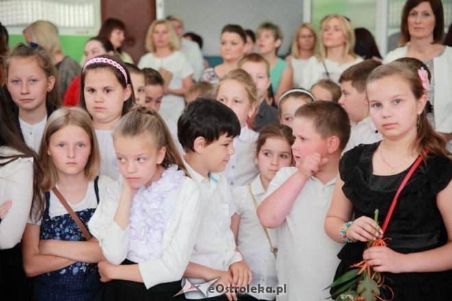 Zakończenie roku szkolnego w SP nr 2 w Ostrołęce [26.06.2015] - zdjęcie #13 - eOstroleka.pl