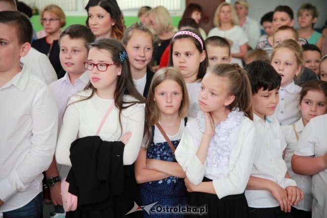 Zakończenie roku szkolnego w SP nr 2 w Ostrołęce [26.06.2015] - zdjęcie #14 - eOstroleka.pl