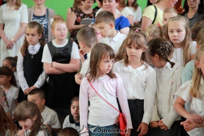 Zakończenie roku szkolnego w SP nr 2 w Ostrołęce [26.06.2015] - zdjęcie #34 - eOstroleka.pl