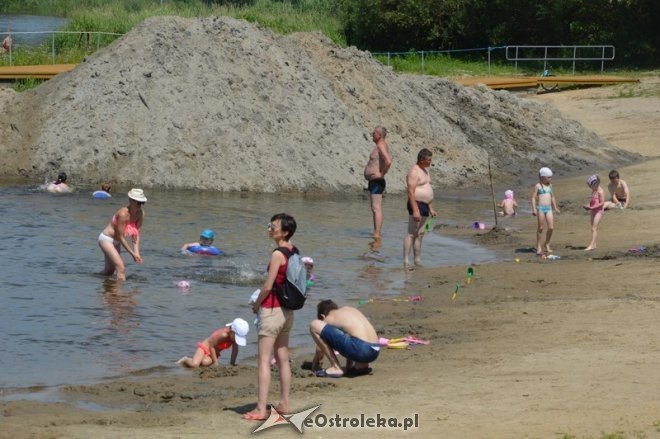 Ostrołęczanie na plaży miejskiej [04.07.2015] - zdjęcie #6 - eOstroleka.pl