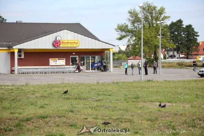 Ostrołęka: Spektakularny napad na bankomat przy Steyera. Wysadzili go w powietrze i ukradli całą gotówkę [18.07.2015] - zdjęcie #8 - eOstroleka.pl