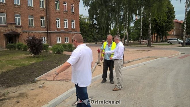 Prace przy budowie ulicy Koszarowej [21.07.2015] - zdjęcie #14 - eOstroleka.pl