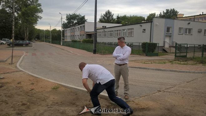 Prace przy budowie ulicy Koszarowej [21.07.2015] - zdjęcie #23 - eOstroleka.pl