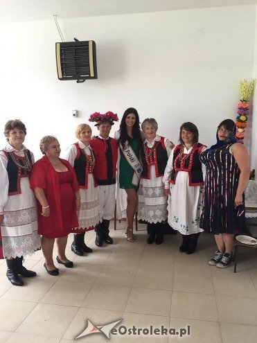 Baba: Tłumy na spotkaniu z Miss Polski 2014 Ewą Mielnicką [27.07.2015] - zdjęcie #6 - eOstroleka.pl