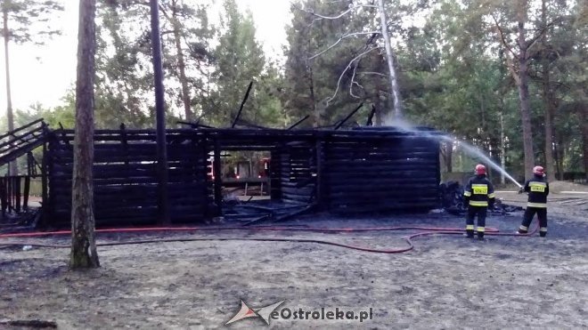 Kadzidło: Pożar zabytkowych budynków w Zagrodzie Kurpiowskiej [31.07.2015] - zdjęcie #1 - eOstroleka.pl