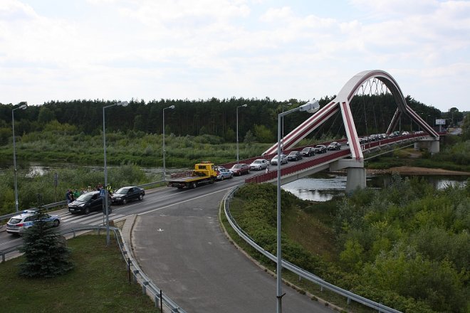 Wypadek na nowym moście [01.08.2015] - zdjęcie #8 - eOstroleka.pl