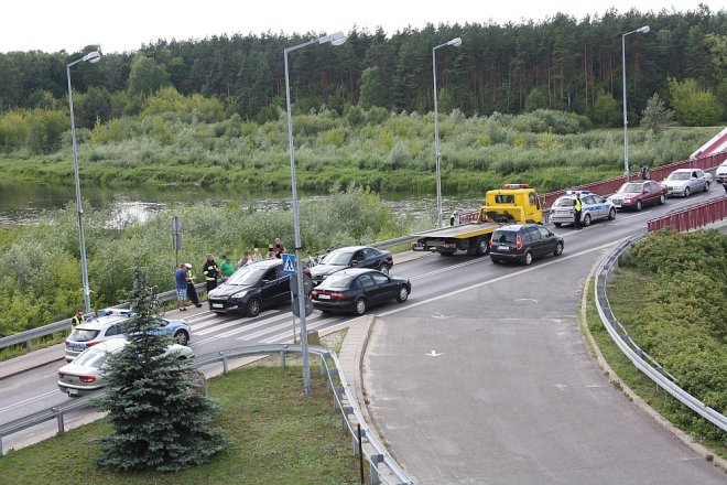 Wypadek na nowym moście [01.08.2015] - zdjęcie #9 - eOstroleka.pl