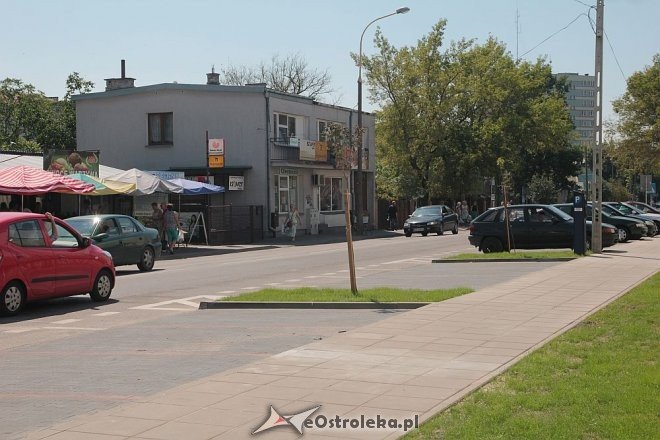 Ostrołęka: Nowe chodniki i parking przy Prądzyńskiego i Inwalidów Wojennych [03.08.2015] - zdjęcie #3 - eOstroleka.pl