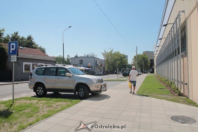 Ostrołęka: Nowe chodniki i parking przy Prądzyńskiego i Inwalidów Wojennych [03.08.2015] - zdjęcie #13 - eOstroleka.pl